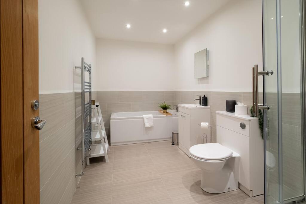 2 Bed 2 Bath Spacious Apartment In Central Aberdeen Kültér fotó