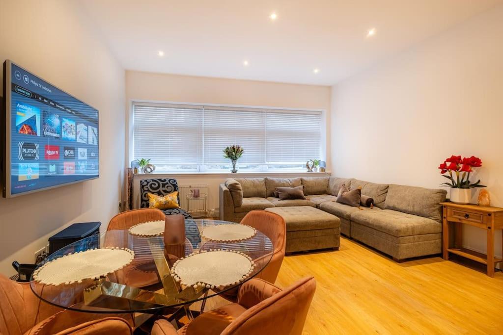 2 Bed 2 Bath Spacious Apartment In Central Aberdeen Kültér fotó